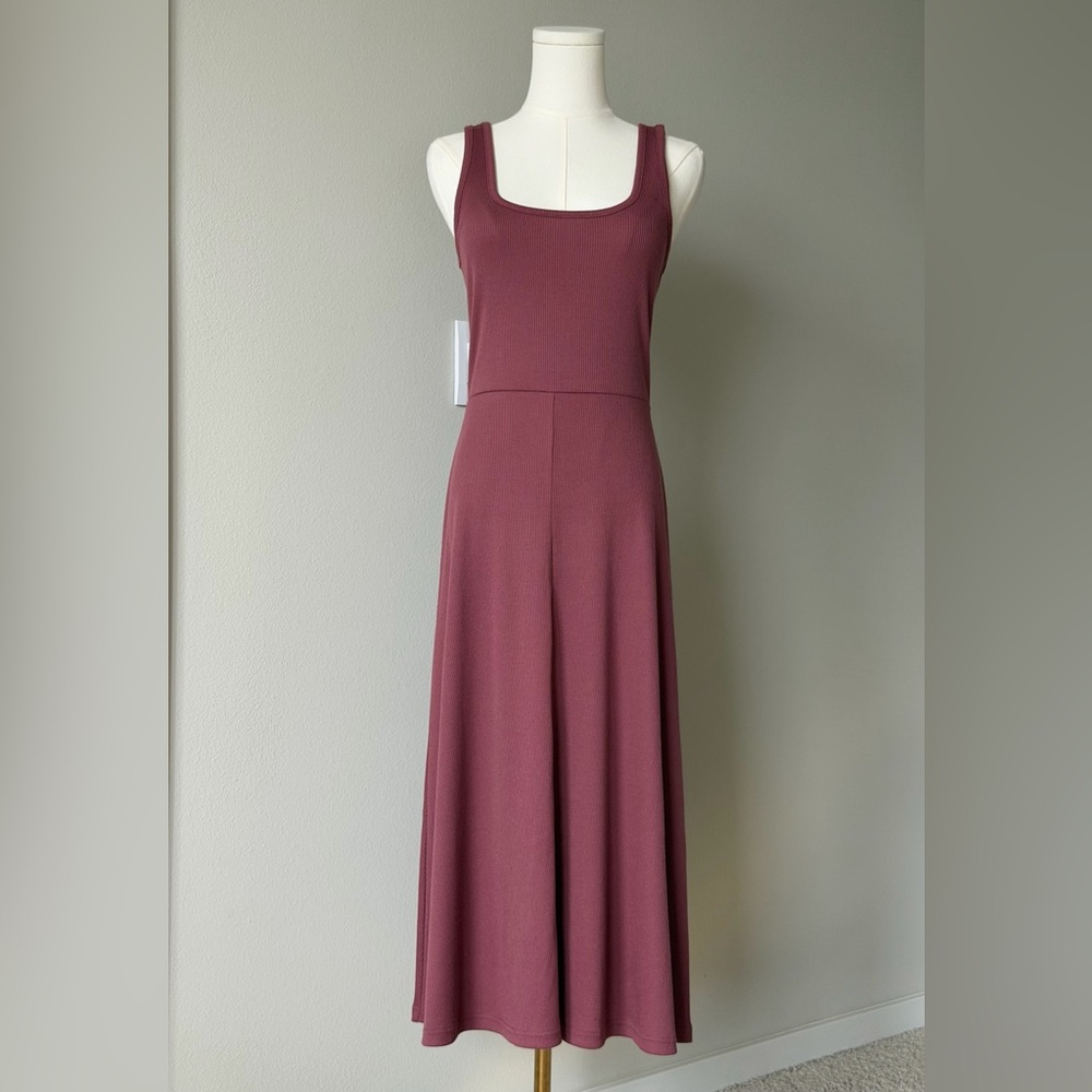 Treasure & Bond Sleeveless Stretch Midi Dress in Mauve